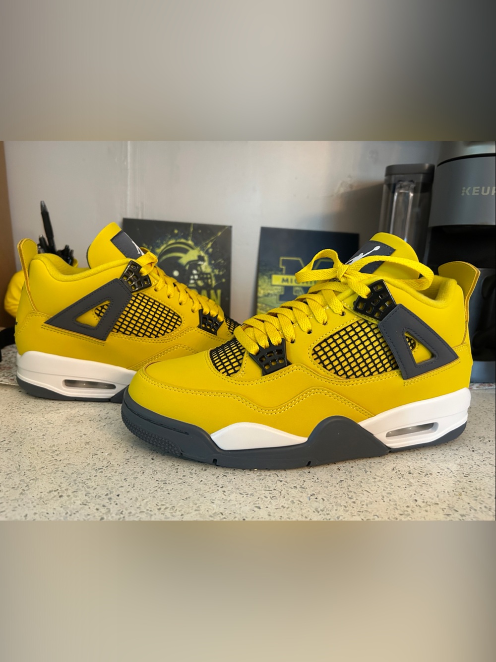 Air Jordan 4 Men's Retro Sneakers in Yellow and Gray - Picture 6 of 7